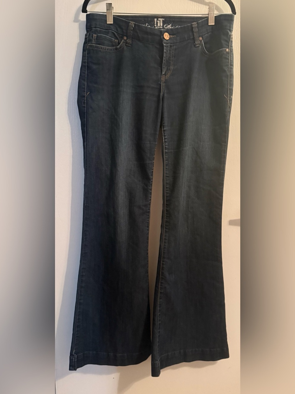 !it jeans Women's Dark Black Flare Jeans